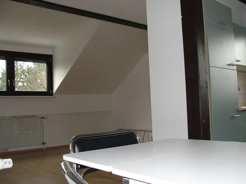 Im Grünen UND schnell in Berlin-Mitte: 2-Zimmer-DG-Wohnung im Rudower Blumenviertel — photo 1